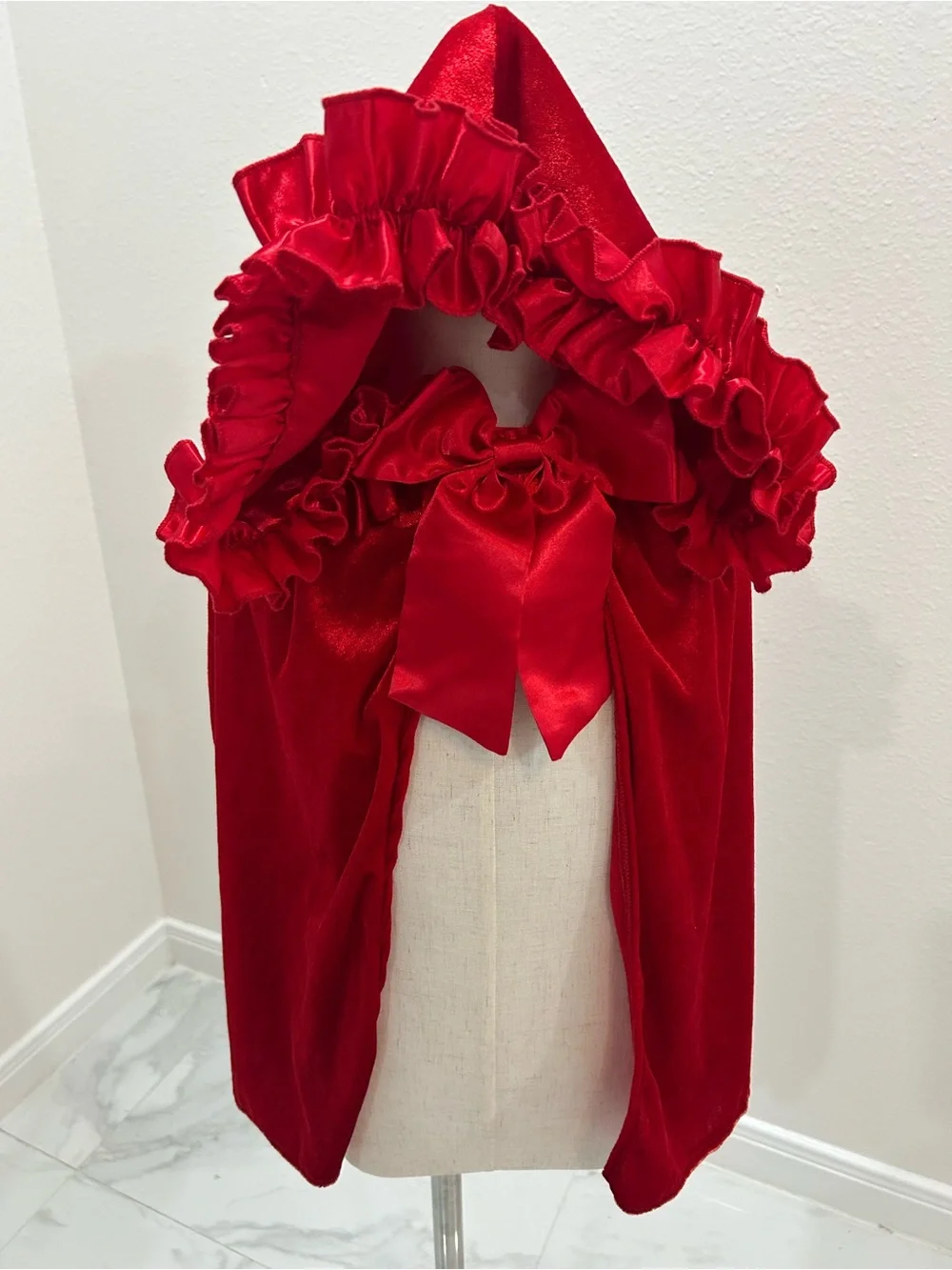 Dream Play Imagine luxurious red